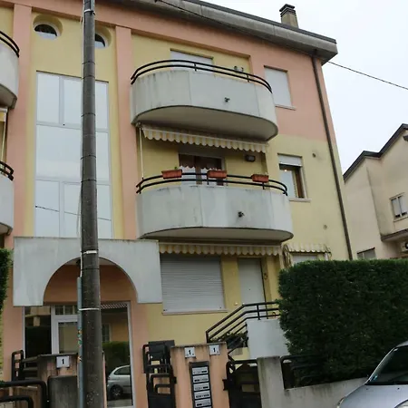 Accogliente Moderno, Vicino A Venezia * Местре