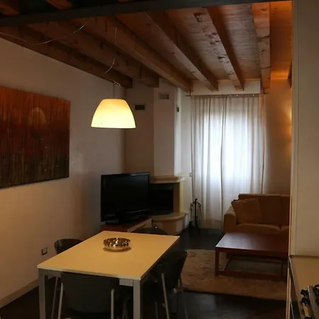 Accogliente Moderno, Vicino A Venezia *