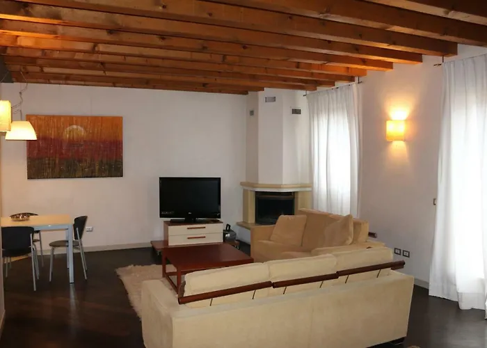 Accogliente Moderno, Vicino A Venezia